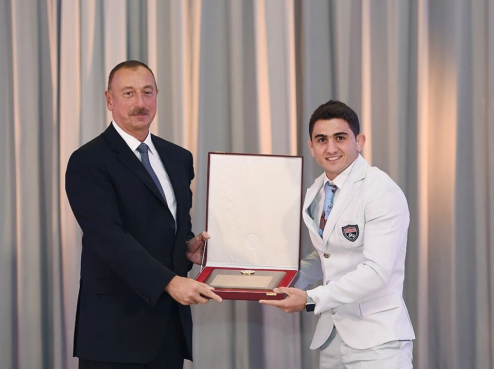 Hacı Əliyev milliyə baş məşqçi təyin edildi: “Azərbaycan güləşinə dəstək olmaq istəyirəm” - FOTO+ÖZƏL