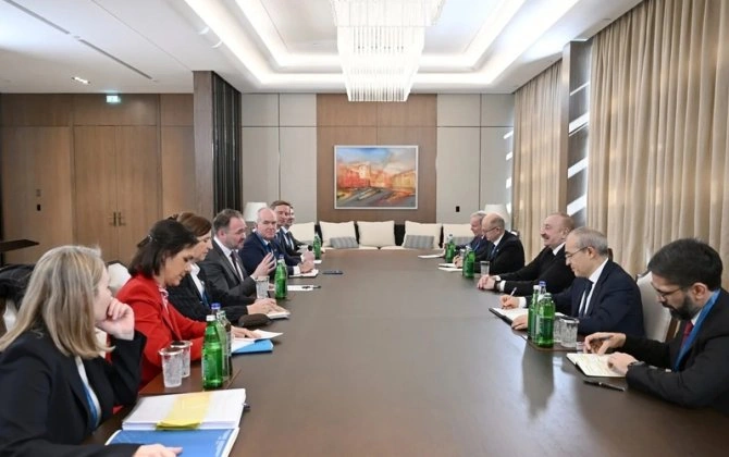 İlham Əliyev Avropa Komissiyasının komissarını qəbul etdi - FOTO