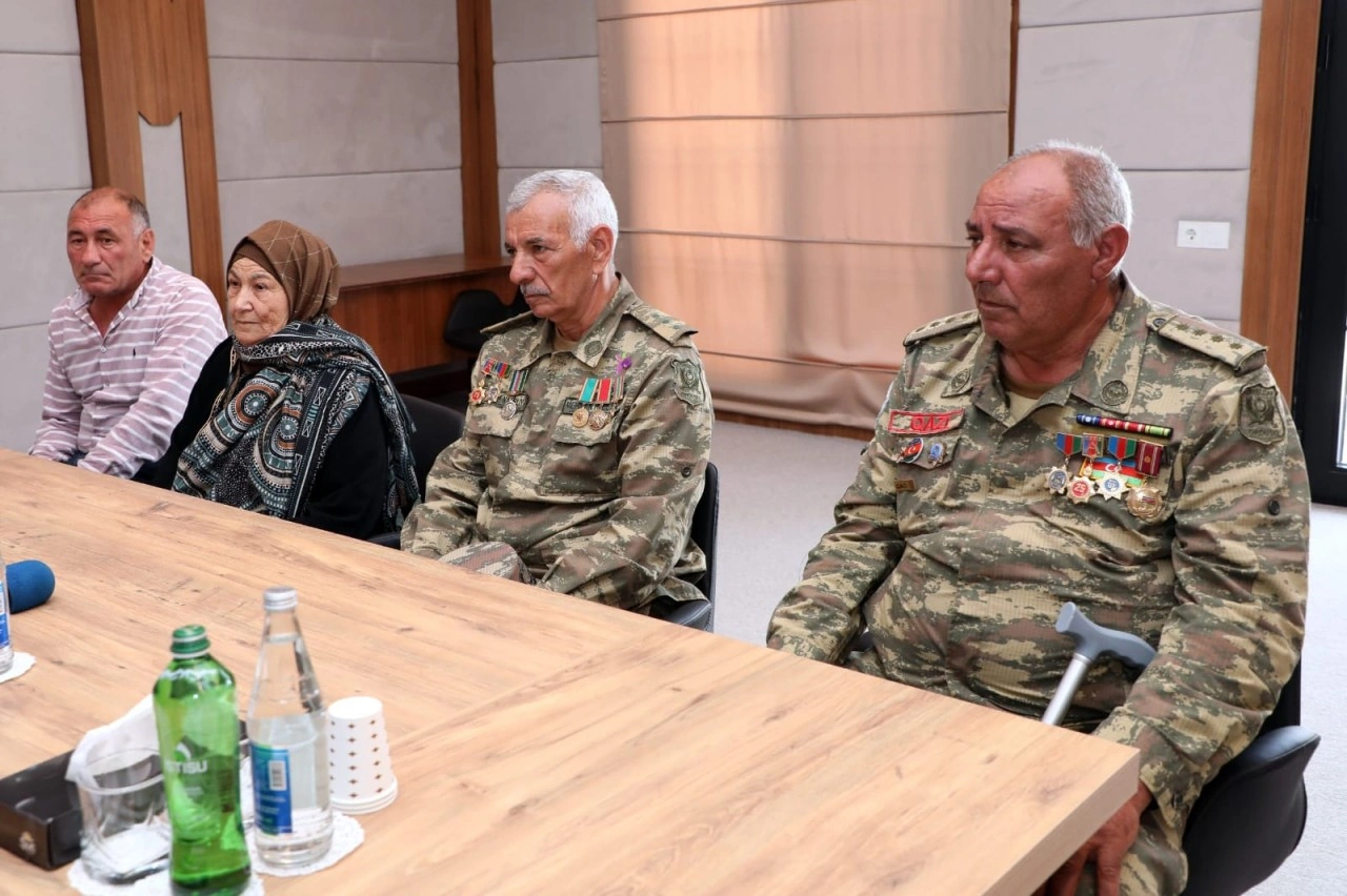 Azər Məmmədov Cəbrayılda vətəndaşların müraciətlərini dinlədi - FOTOLAR