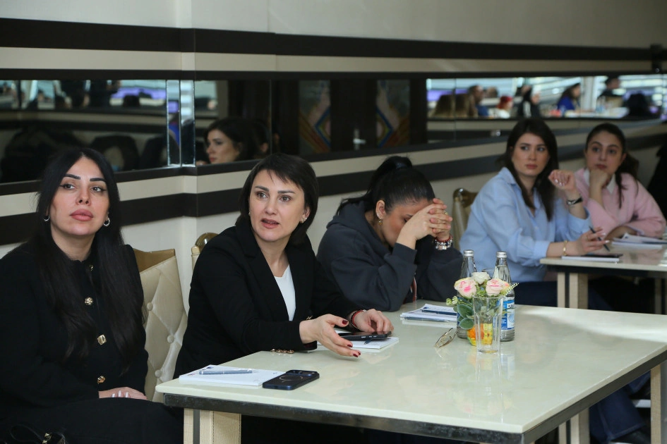 “Mediada Azərbaycan dili” mövzusunda növbəti təlim keçirilib - FOTO