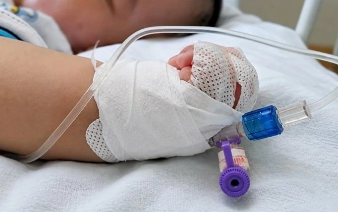 Sumqayıtda dəhşətli hadisə: 12 uşaq antibiotikdən zəhərləndi - İDDİA