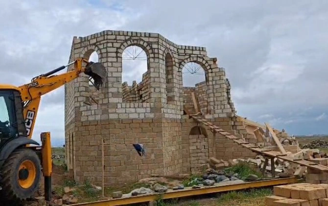 Gəncədə qanunsuz tikililər söküldü - FOTO/ VİDEO