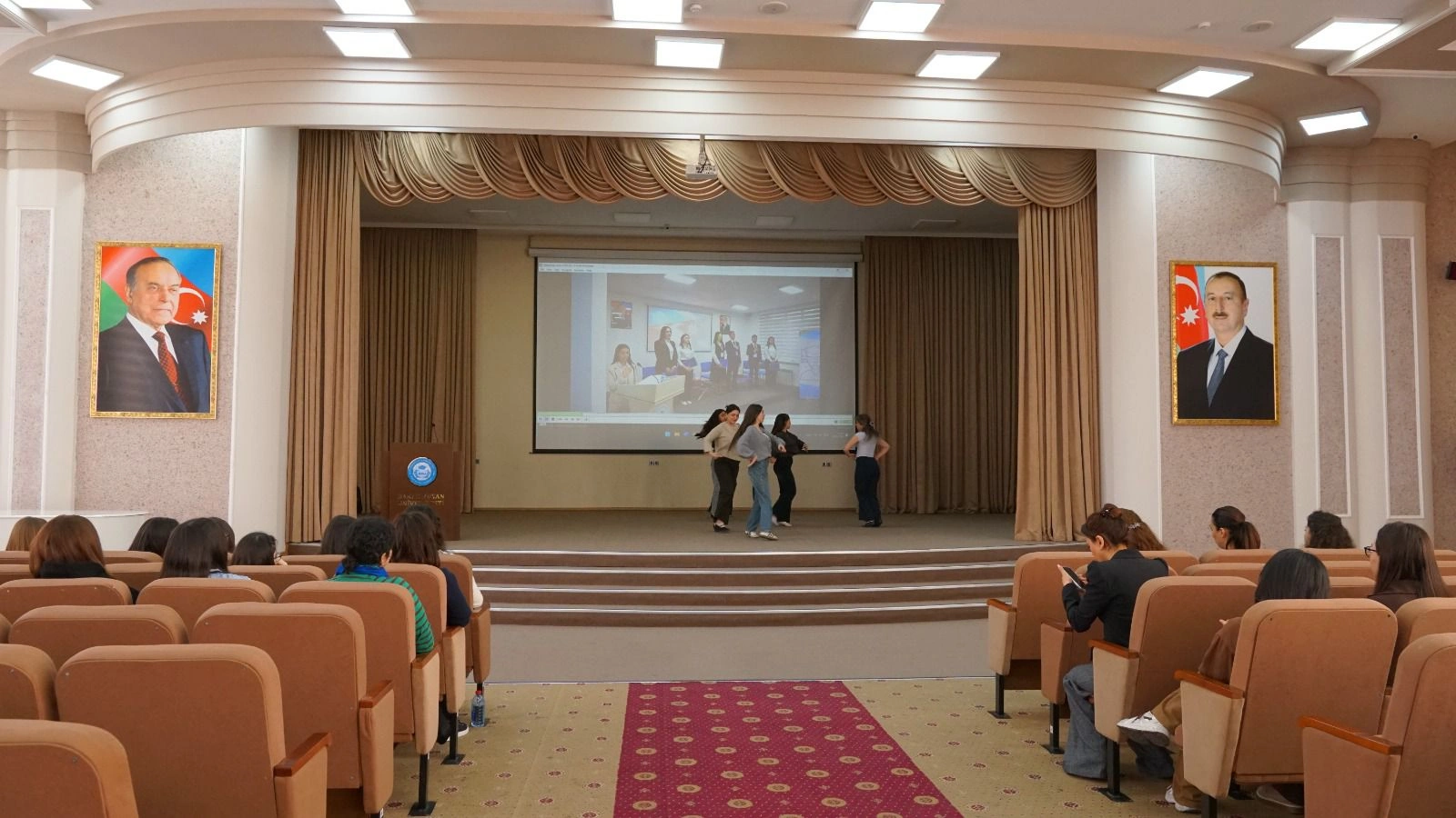 BSU-da abituriyentlər üçün fürsət: maarifləndirici infoturlar başlayıb - FOTO
