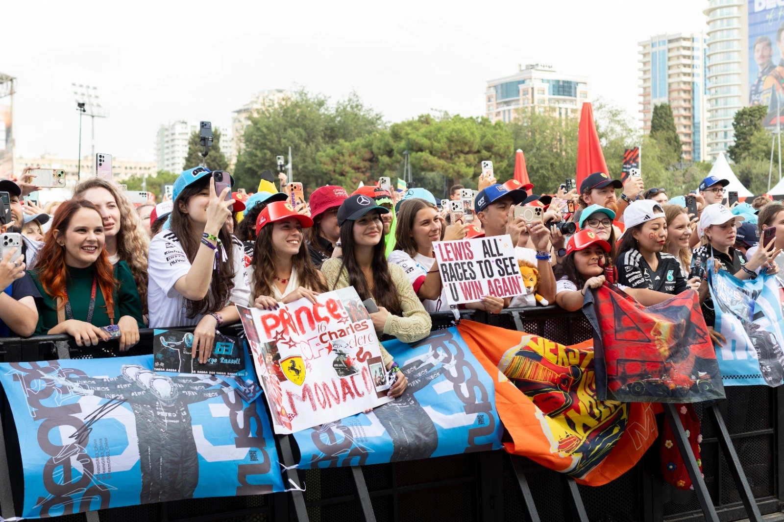 Formula 1 üzrə Azərbaycan Qran-prisini 17 mindən çox xarici azarkeş izləyib - FOTO