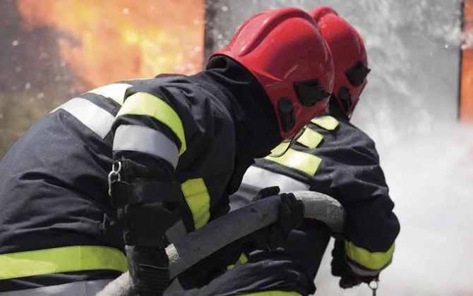 Bakıda binada YANĞIN: 8 nəfər təxliyə olundu - YENİLƏNİB