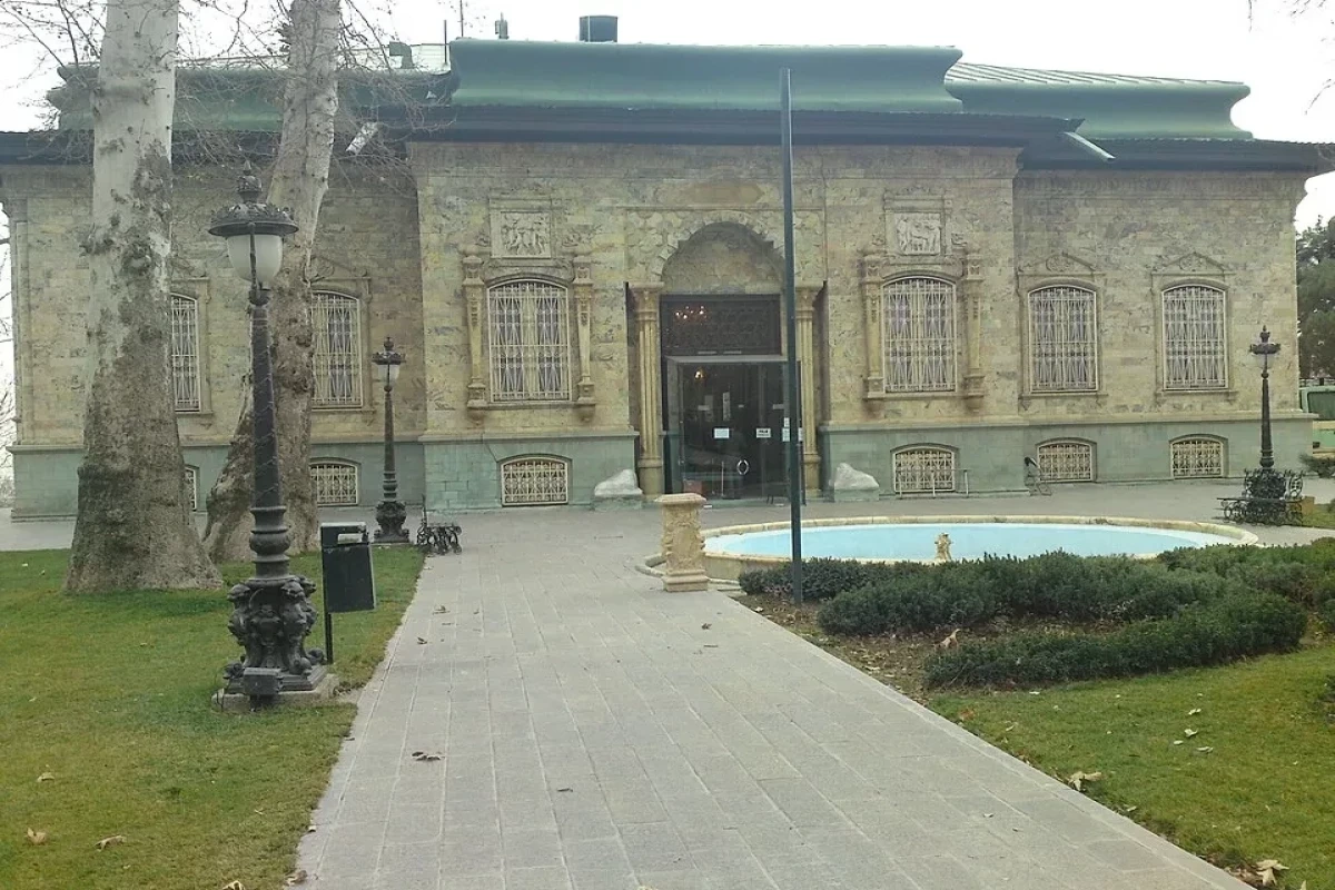Tehrana endirilən zərbələr nəticəsində “Səadabad” kompleksi zərər görüb