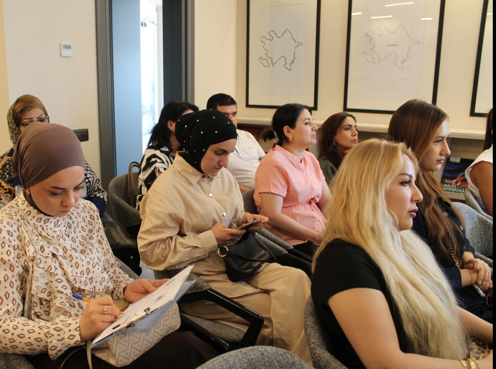 Bakı Avrasiya Universitetində Xatirə Fərəclinin kitabı təqdim olundu - FOTO