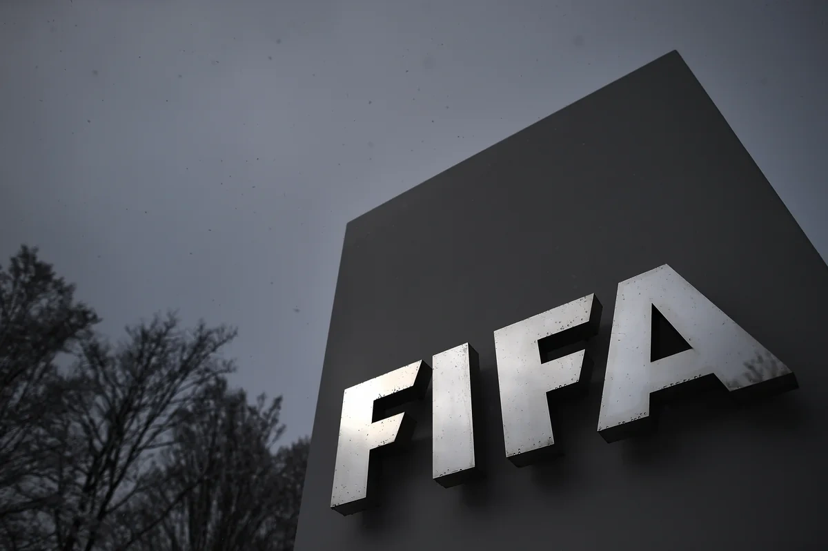 UEFA Canni İnfantinonu əvəz edəcək namizəd axtarır