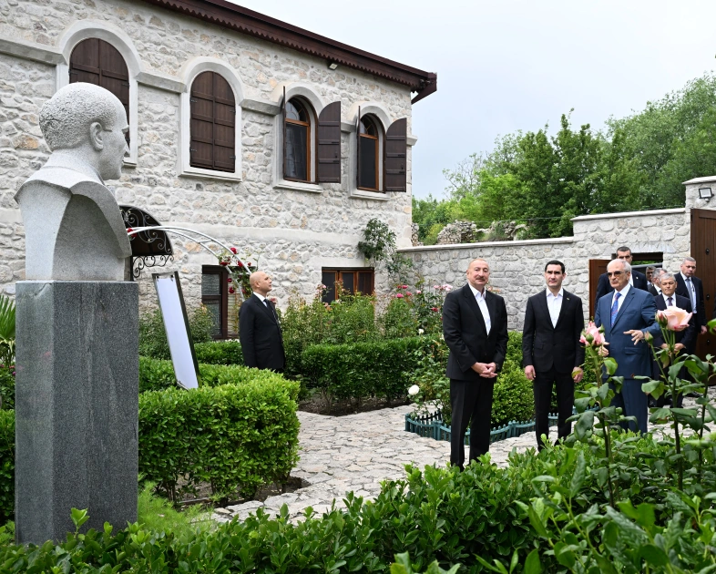 Prezidentlər Şuşada Bülbülün ev-muzeyində oldular – FOTOLAR