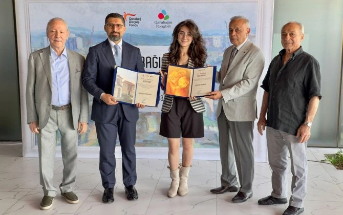 QDF “Qarabağın Rəngləri” (2026) layihəsində iştirak edən gənc rəssamları mükafatlandırdı