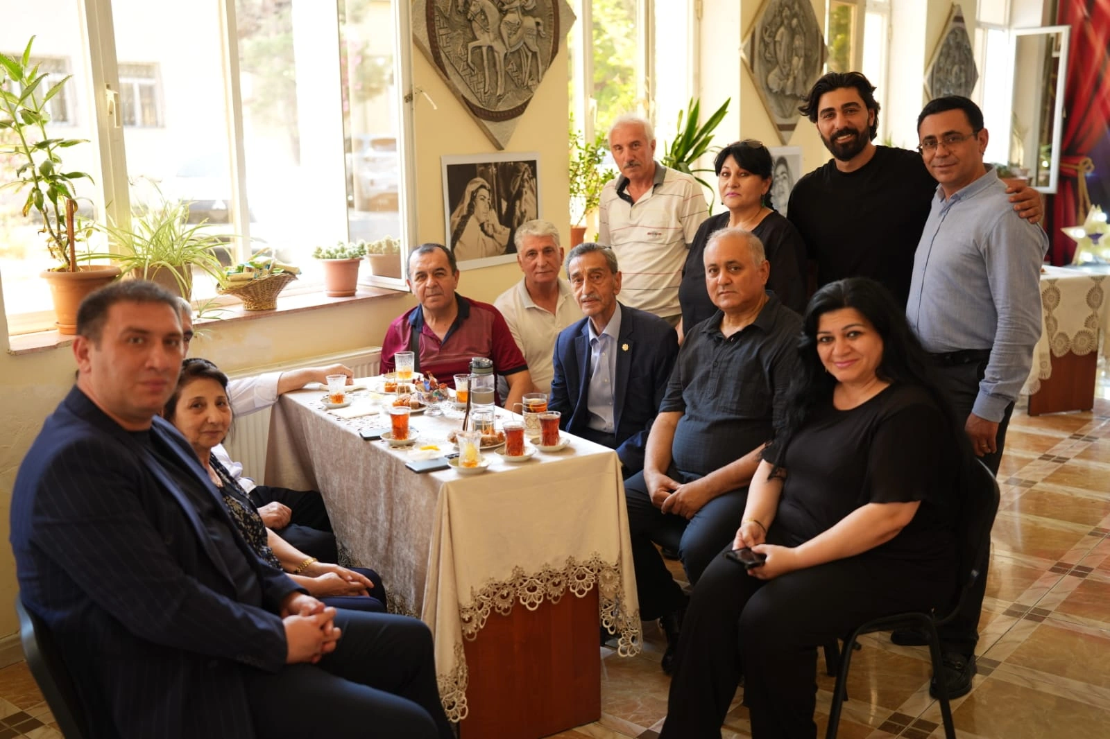 Bakı Uşaq və Gənclər Teatrı mövsümü aktrisanın 80 illik yubileyi ilə bağlayıb - FOTOLAR