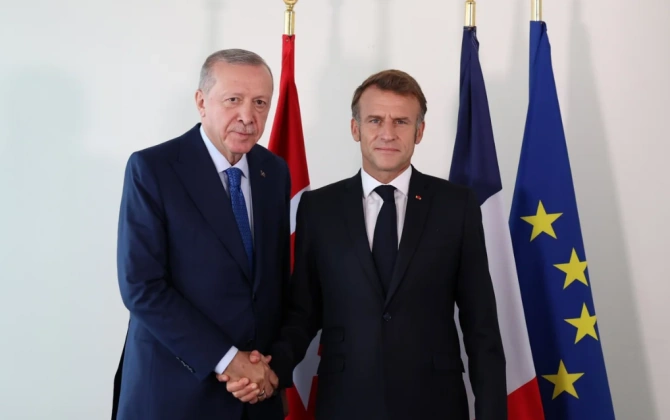 Ərdoğan Makronla İrandakı hadisələri müzakirə edib