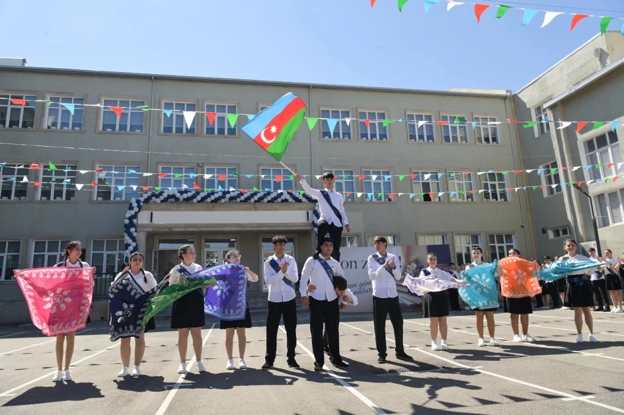 Elm və təhsil naziri “Son zəng” tədbirində iştirak etdi - FOTOLAR