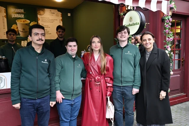 Alyona Əliyeva Novruz yarmarkasını ziyarət edib