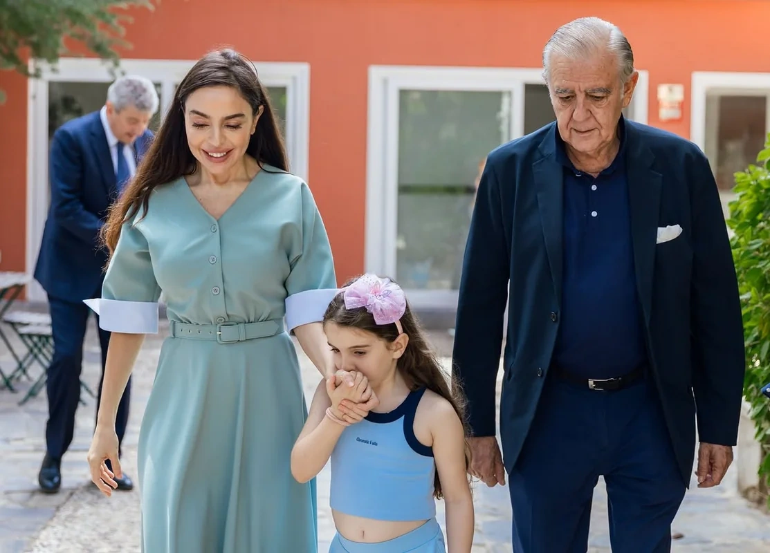 Leyla Əliyeva Madriddə xüsusi qayğıya ehtiyacı olan uşaqların məktəbini ziyarət edib - FOTO