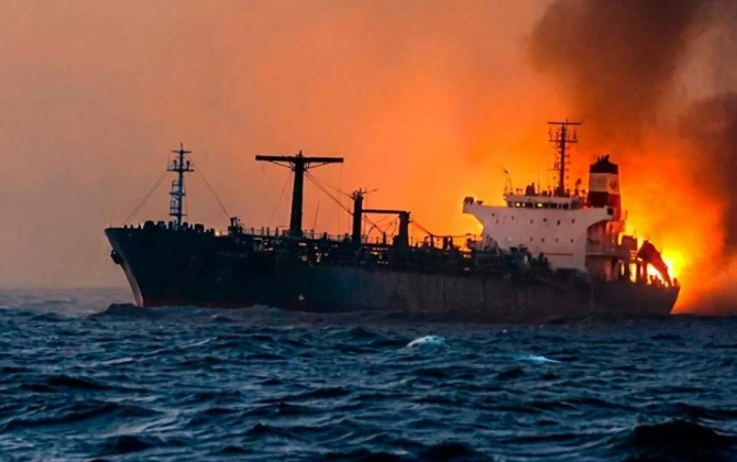UKMTO: Hörmüz boğazında tanker mərmi ilə vurulub
