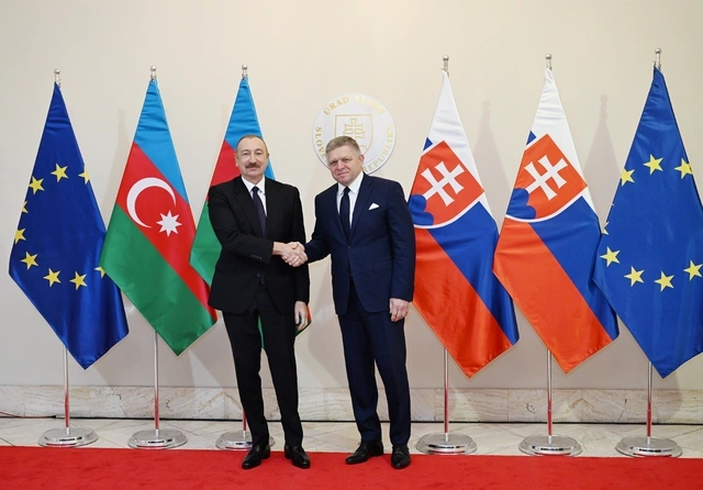 İlham Əliyevin Slovakiyanın baş naziri ilə təkbətək görüşü olub - FOTO