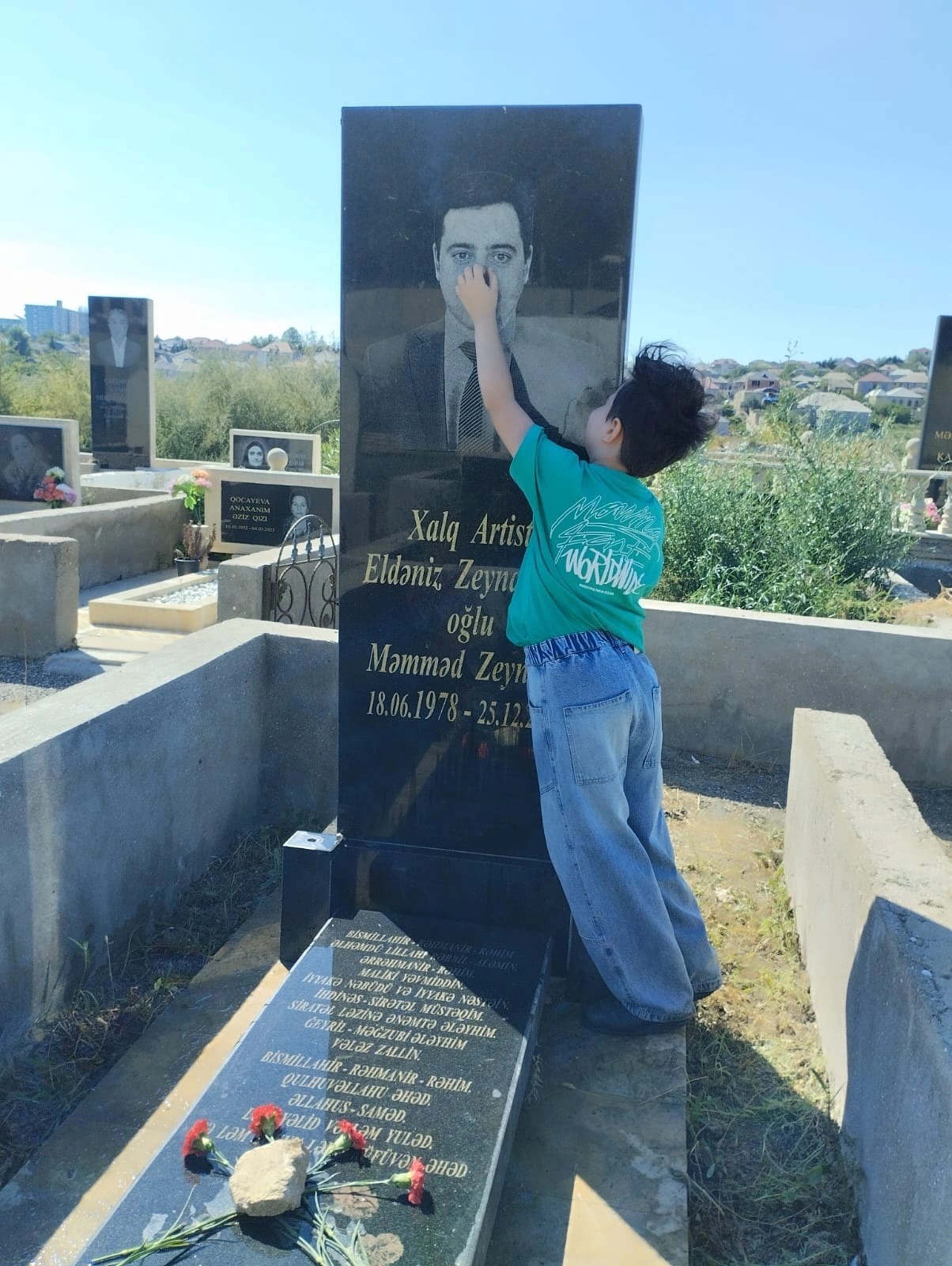 “Atasının məzarını ziyarət edəndə elə hönkürtü ilə ağladı ki..” - gəlini görkəmli sənətkarın adını daşıyan nəvəsindən DANIŞDI + ÖZƏL