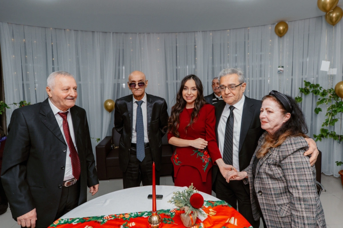 Ahıl şəxslər üçün sosial xidmət müəssisəsində Yeni il süfrəsi açılıb - FOTO