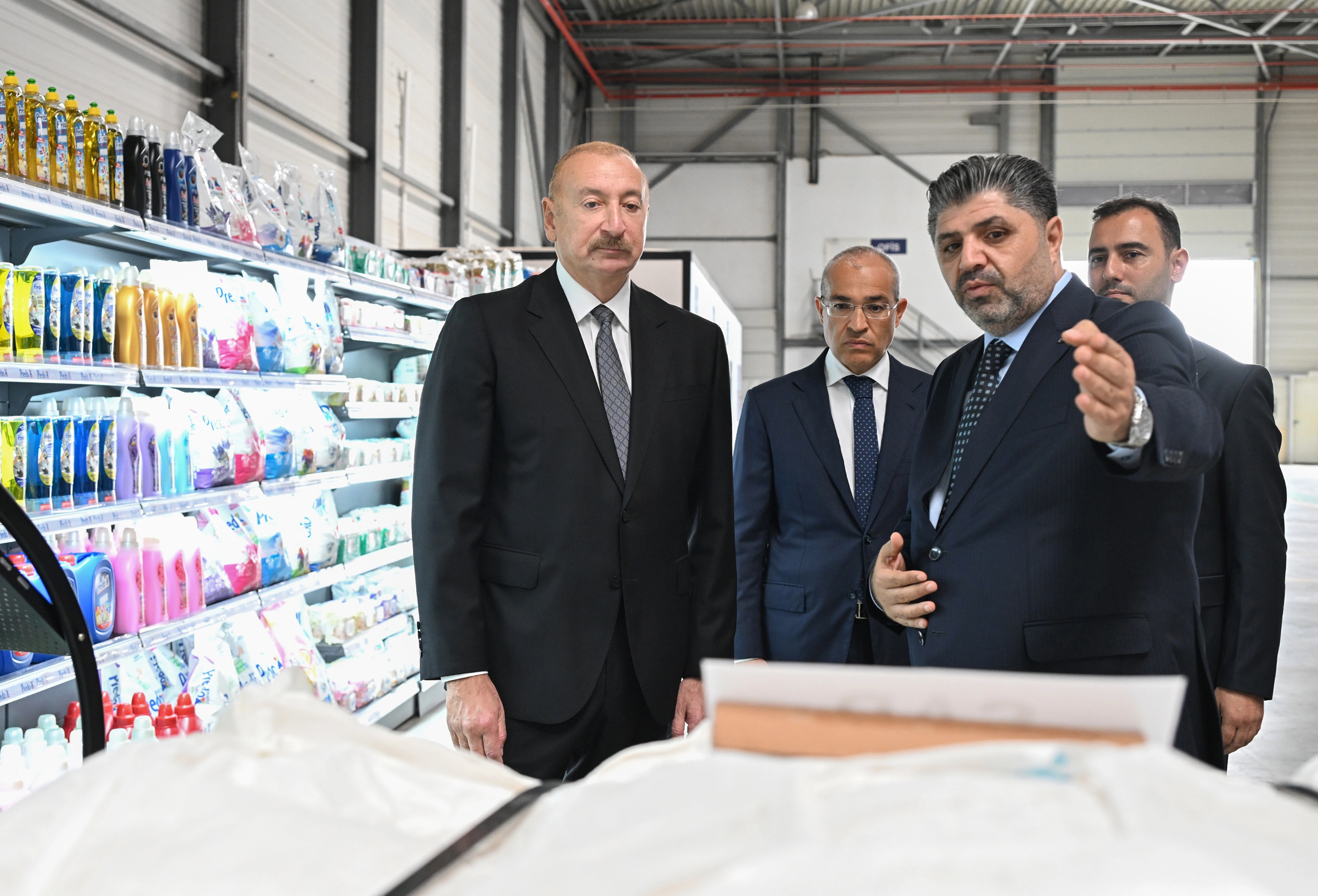 İlham Əliyev Qaradağda kağız və gigiyenik məhsulların istehsalı müəssisəsinin açılışında iştirak edib - FOTO