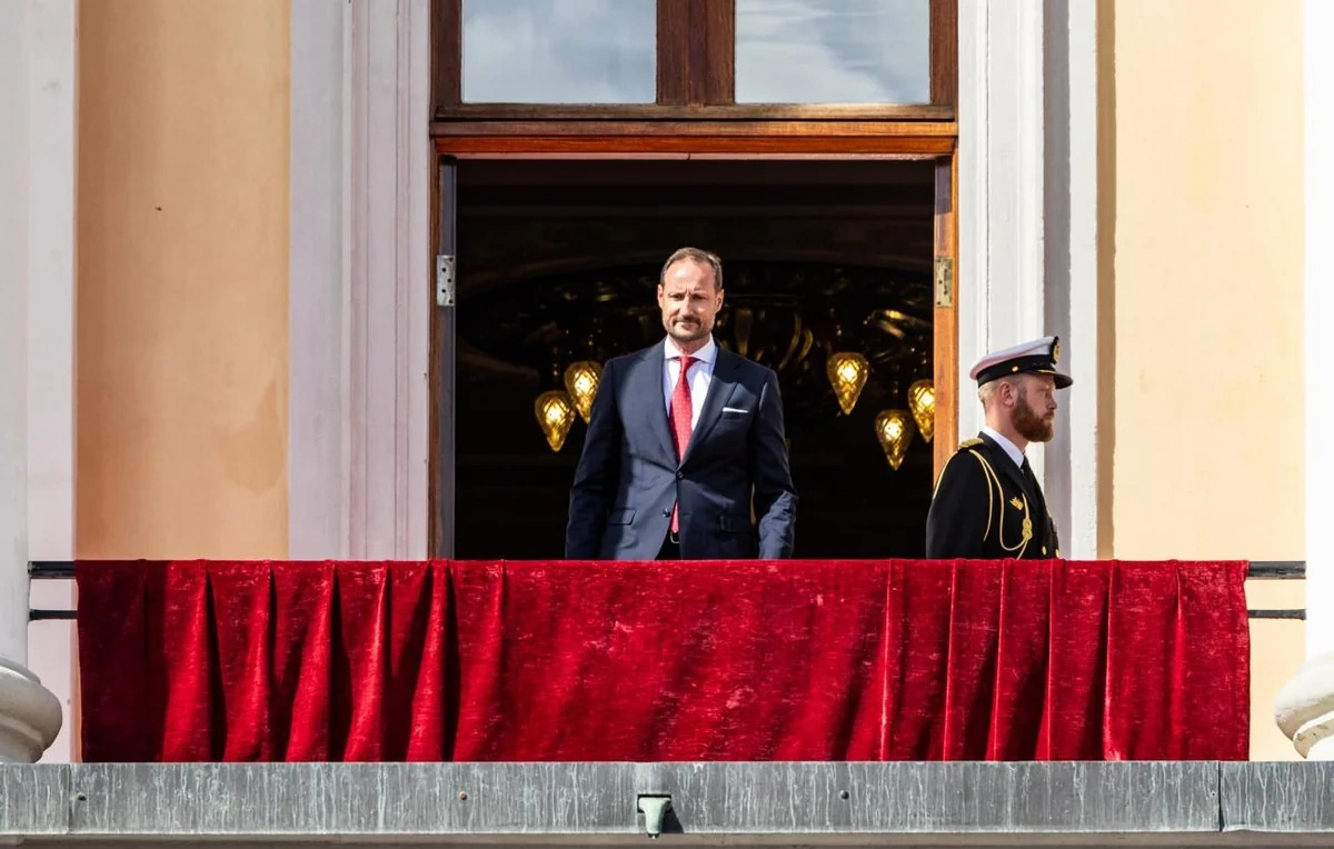 Norveçin yeni kralı VIII Hokon rəsmi andiçmə mərasimində iştirak etdi
