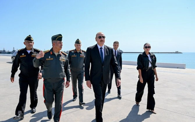 İlham Əliyev Hərbi Dəniz Qüvvələrində oldu - FOTOLAR