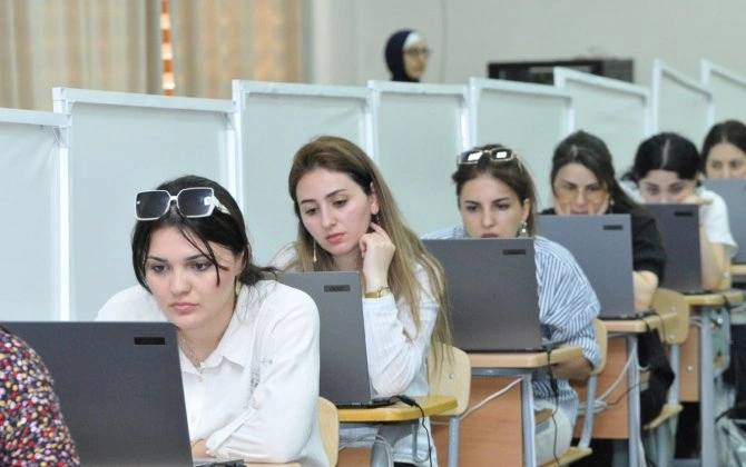 MİQ imtahanının ilk günündə 8024 namizəd dəvət olunub, 95% davamiyyət qeydə alınıb