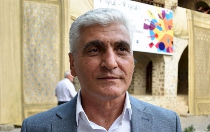 Rejissordan məktəbli forması ilə bağlı VACİB AÇIQLAMA