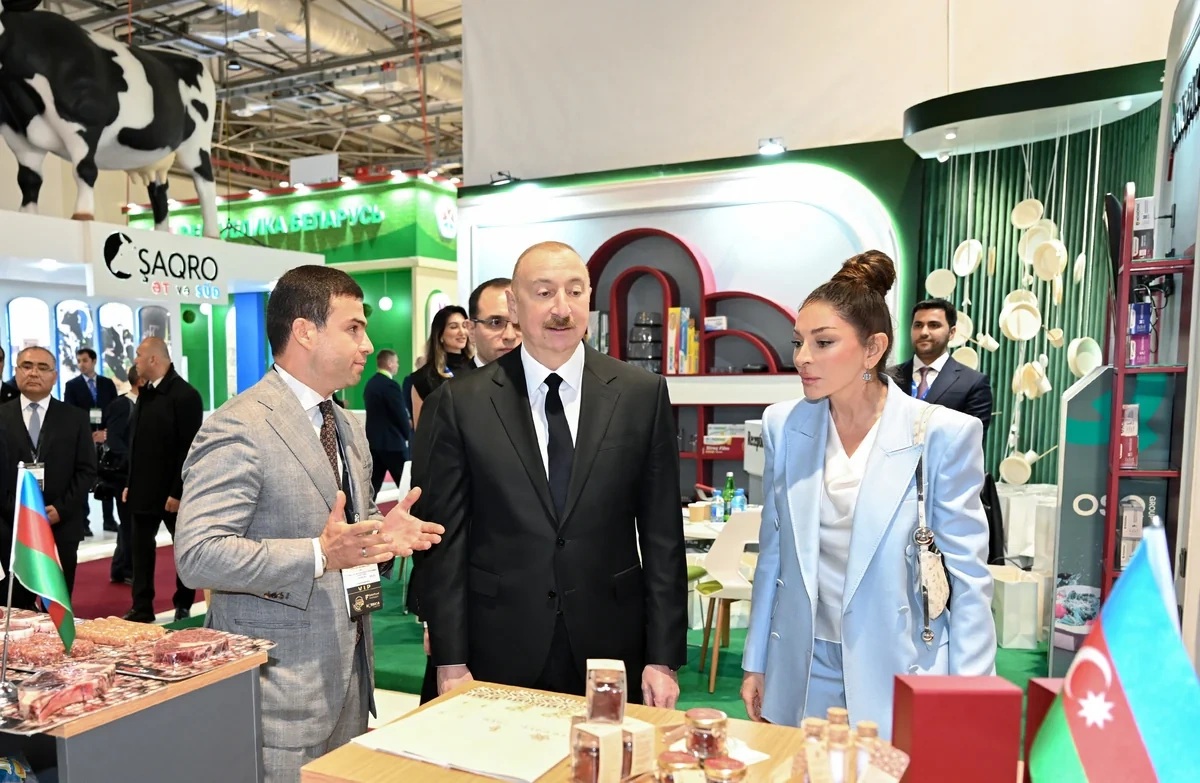 İlham Əliyev 19-cu "Caspian Agro Week" və 31-ci "InterFood Azerbaijan" sərgiləri ilə tanış olub - FOTO