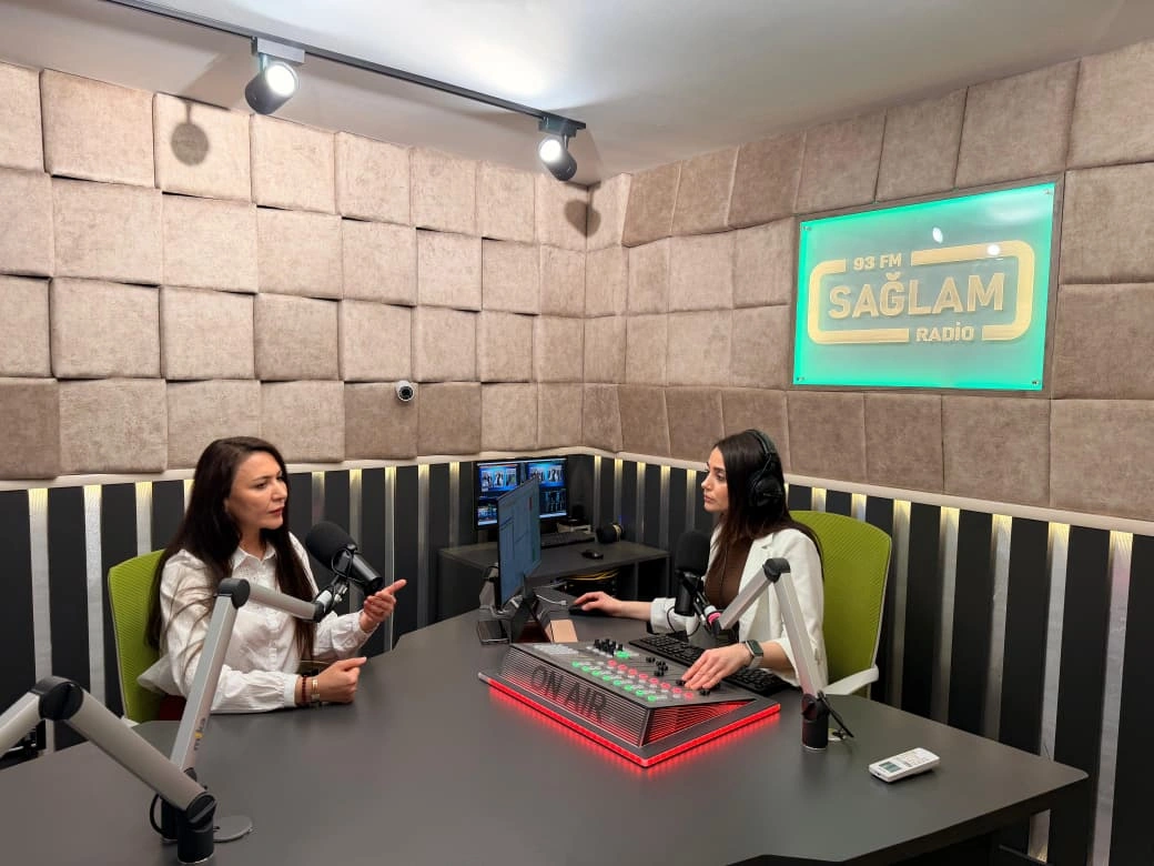 Nevroloq telefondan çox istifadənin təhlükələrindən DANIŞDI