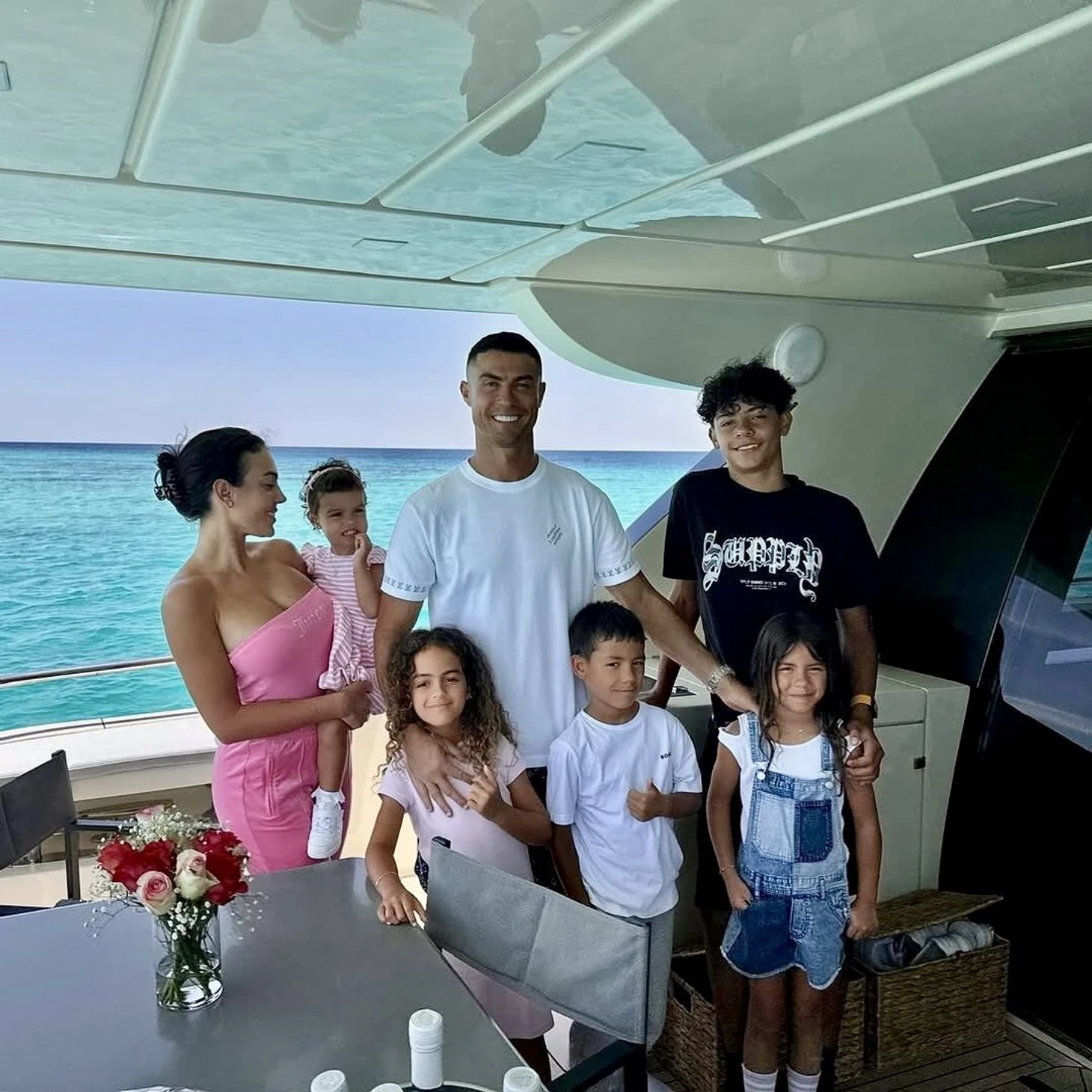 Ronaldo atasını təbrik edib şəkil paylaşdı