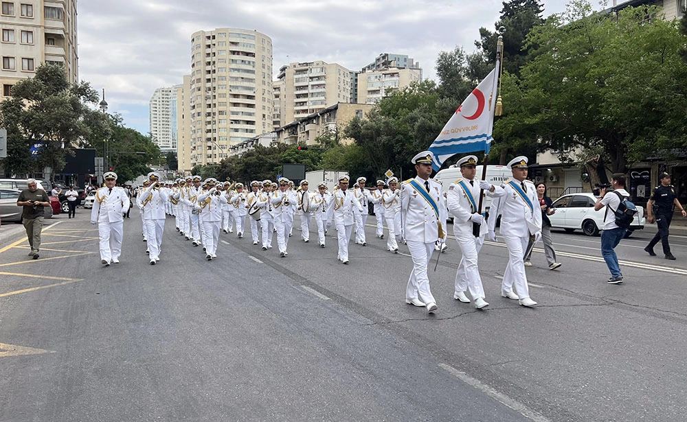 Silahlı Qüvvələr Günündə hərbi qulluqçuların yürüşləri təşkil olundu - FOTO
