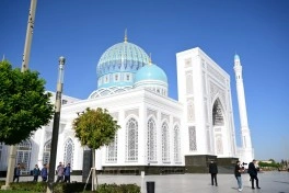 Leyla Əliyeva Səmərqənddə “Uşağın gözü ilə dünya” sərgisi və İmam əl-Buxari memorial kompleksi ilə tanış olub - FOTO