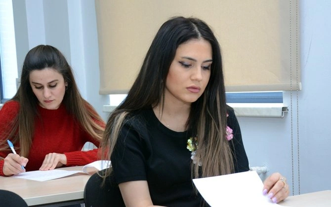 Xarici dil müəllimliyi ixtisasında plan yerləri azaldı - SİYAHI