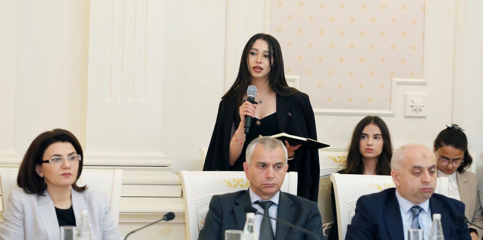 Ali Məhkəmədə etimad hüququnun qorunması və inzibati praktikada bərabər yanaşma məsələləri müzakirə olundu - FOTO