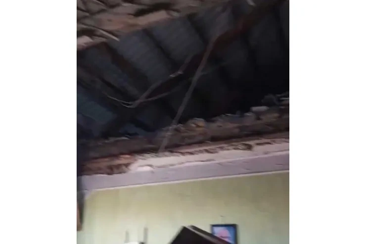 Şabranda evin tavanı çökdü, yaralılar var - FOTO