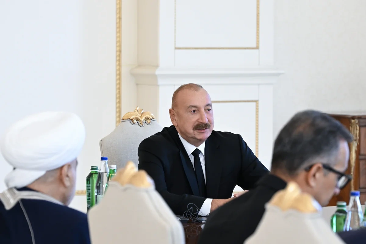 İlham Əliyev Bakıda keçirilən beynəlxalq konfransların iştirakçılarını qəbul etdi - FOTO - YENİLƏNİB