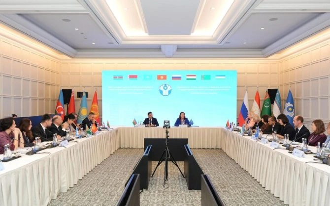 “Aktiv və sağlam uzunömürlülük: dövlət siyasəti və sosial innovasiyalar” mövzusunda dəyirmi masa keçirildi - FOTO