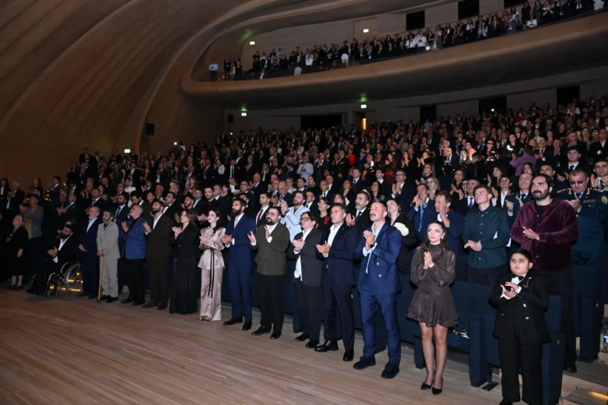 "44" bədii filminin premyerası baş tutub: Arzu Əliyeva və Alyona Əliyeva təqdimatda iştirak ediblər