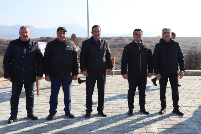 Növbəti köç karvanı Qırmızı Bazar qəsəbəsinə və Məmmədbəyli kəndinə çatıb, açarlar təqdim edilib - FOTO