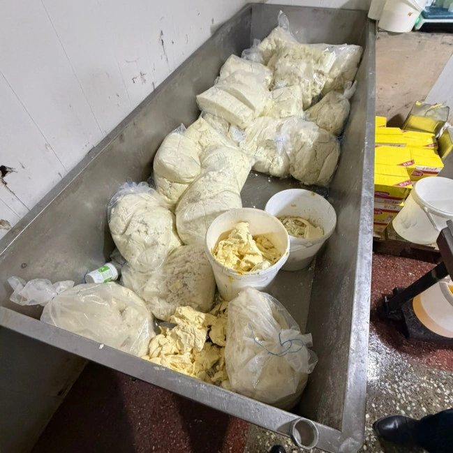 Bakıda süd məhsullarının istehsalı müəssisəsinin fəaliyyəti məhdudlaşdırılıb - FOTO