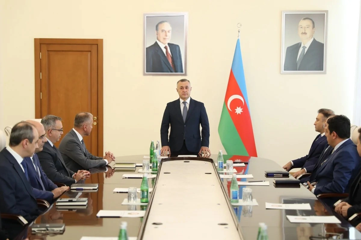 Teymur Musayev Anar Bayramovu kollektivə təqdim etdi - FOTO