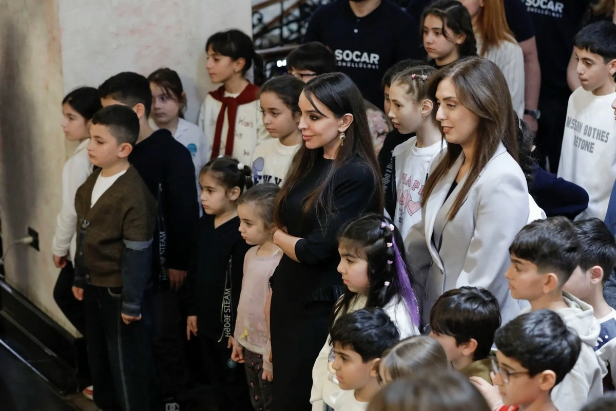 Bakı Kitab Mərkəzində SOCAR-ın dəstəyi ilə hazırlanmış "Qara qızılın sirri" adlı kitabın təqdimatı keçirilib - FOTO