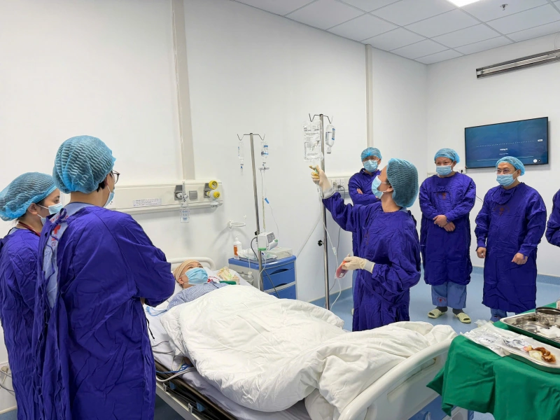 "Ağır limfomanı məğlub edən uğur: kök hüceyrə transplantasiyası xəstəni həyata qaytarıb" - Tibbdə böyük uğur