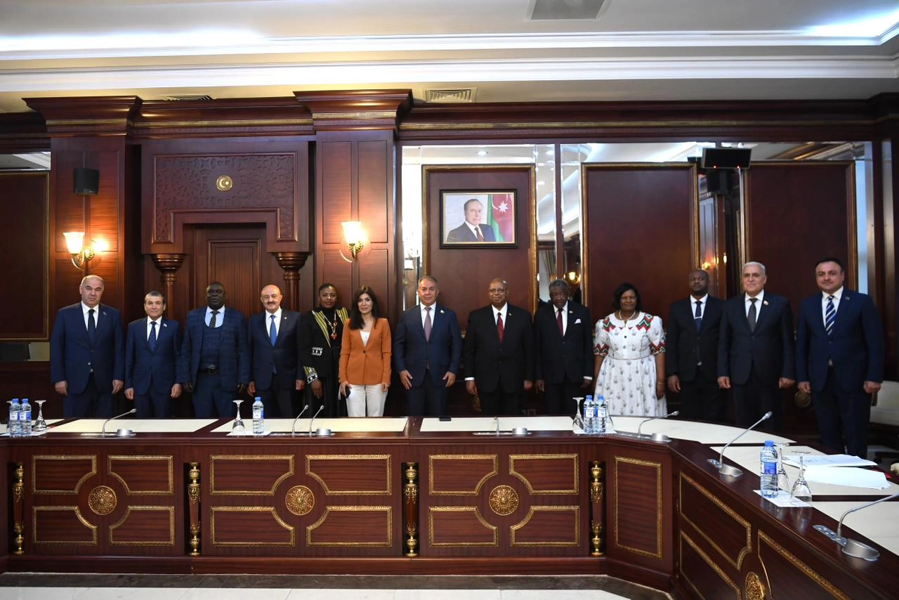 Sadiq Qurbanov Zimbabve parlament nümayəndə heyəti ilə görüşdü - FOTO