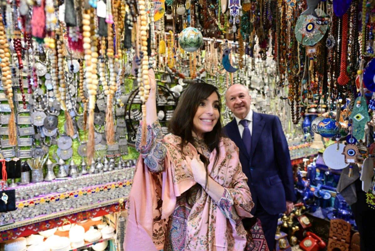 Leyla Əliyeva Maskatda Oman Milli Muzeyində və Mutrah bazarında olub - FOTOLAR