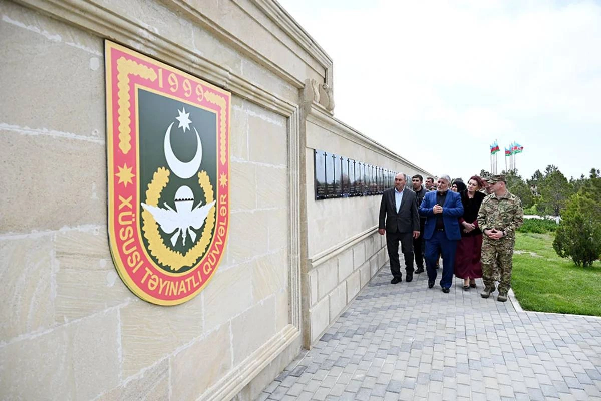 XTQ-nin Aprel şəhidlərinin xatirəsi ehtiramla yad olunub - FOTO