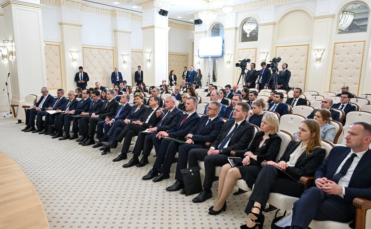 Azərbaycan və Latviya Prezidentləri mətbuata bəyanatlarla çıxış ediblər - YENİLƏNİB + FOTO