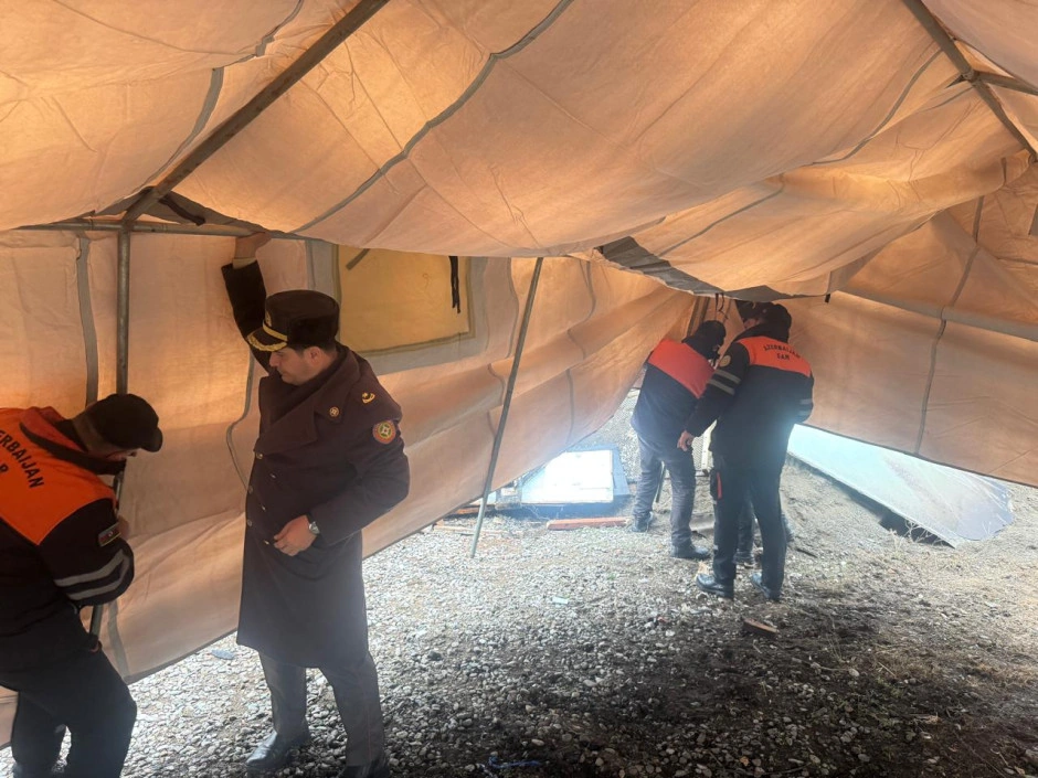Evi yararsız hala düşən vətəndaş üçün çadır quruldu - FOTO