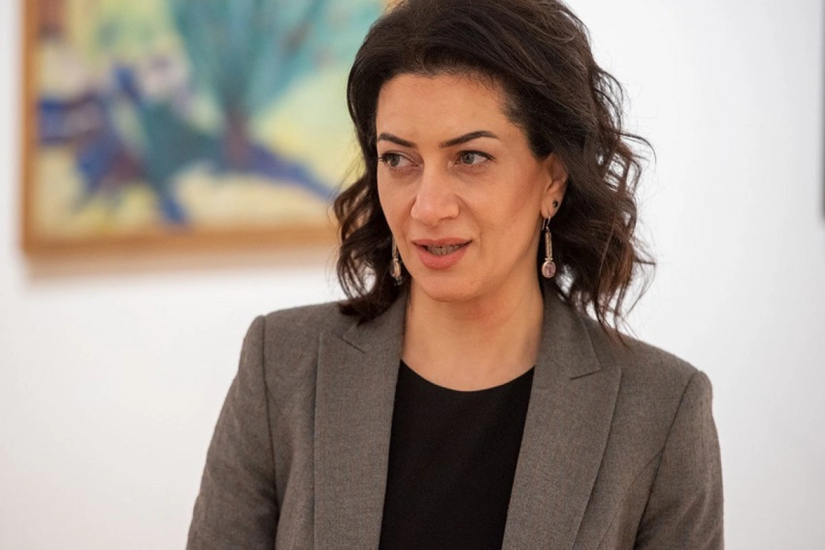 Paşinyanın həyat yoldaşı sosial şəbəkə üzərindən təhdidlər aldığını bildirib